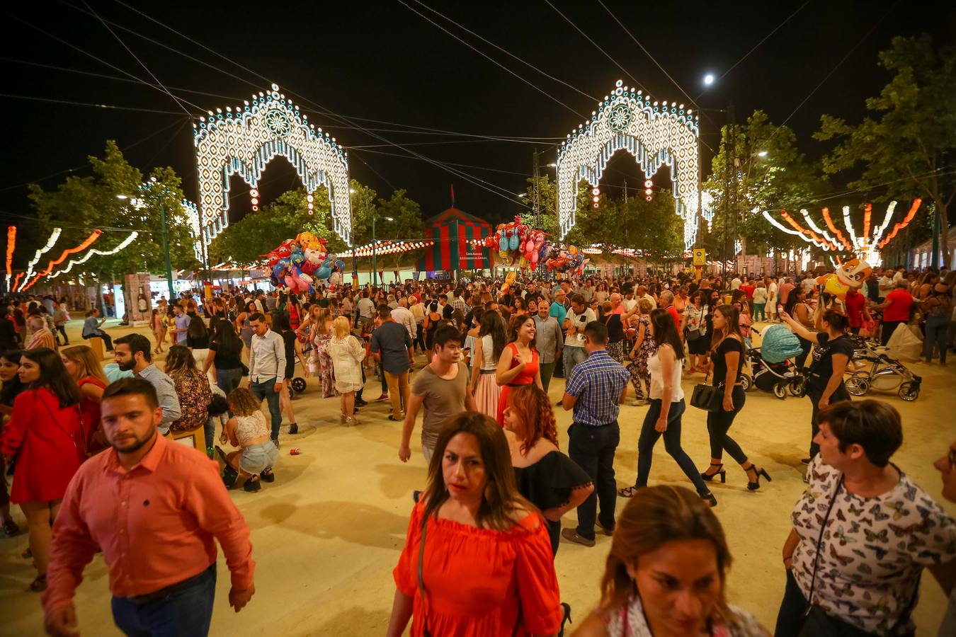 Primera noche de feria en Almanjáyar
