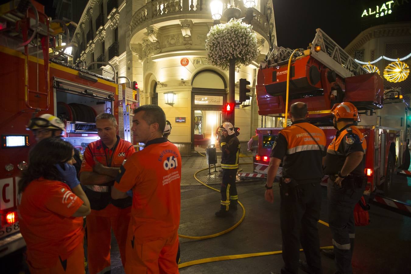 Un incendio en el Hotel Victoria crea expectación Puerta Real
