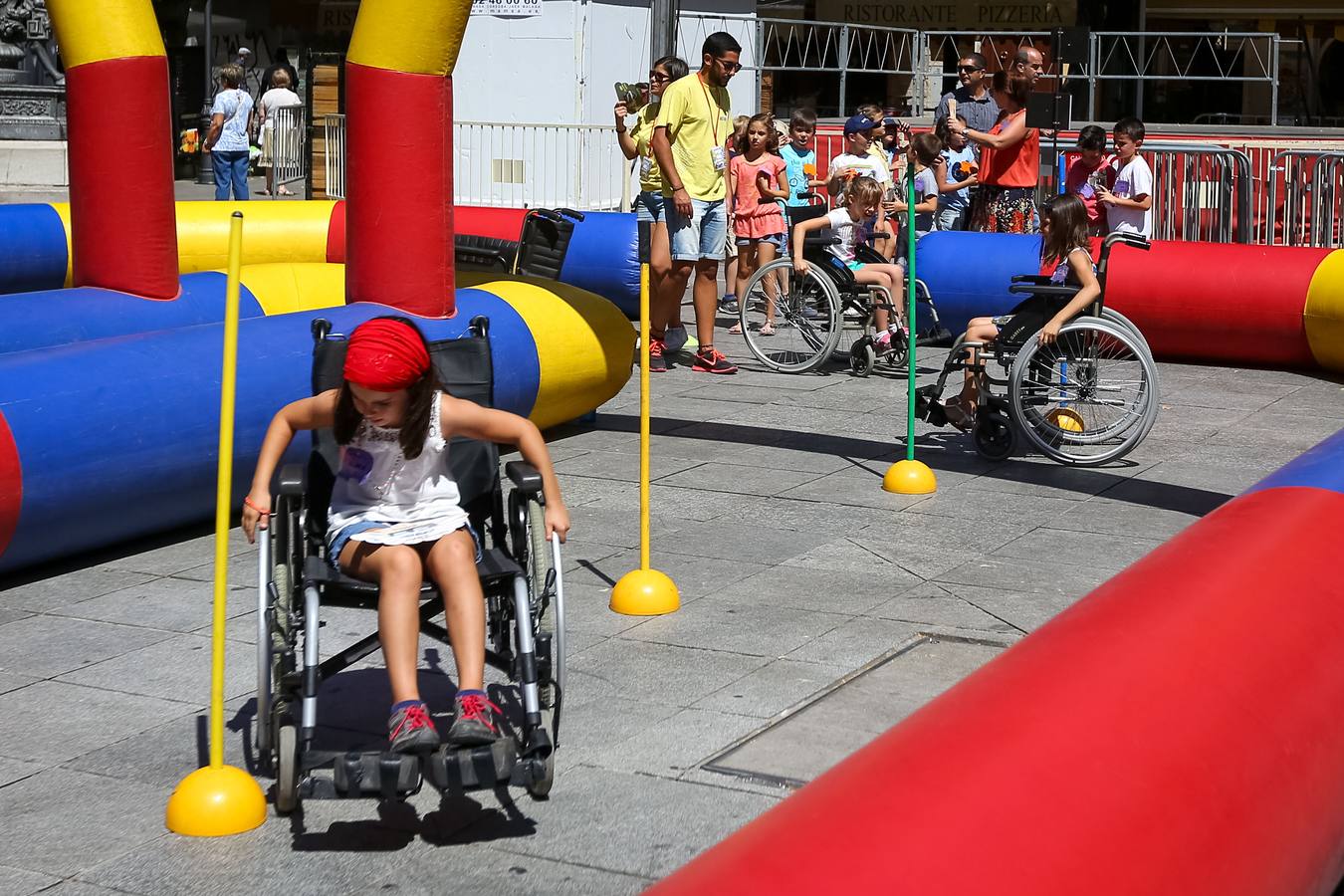 Bib-Rambla se llena de vida con el Corpus Chico