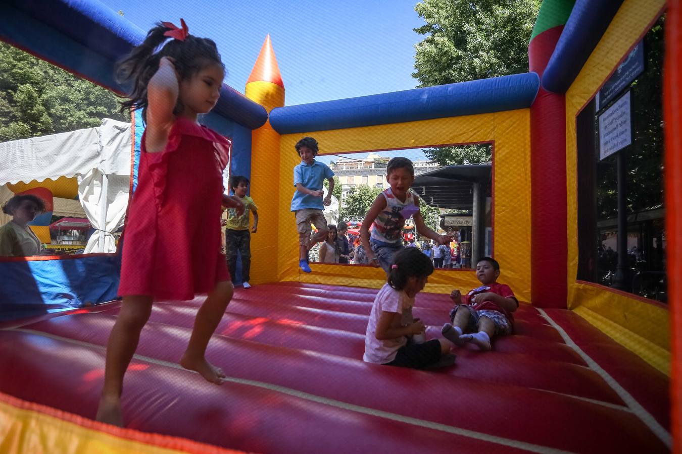 Bib-Rambla se llena de vida con el Corpus Chico