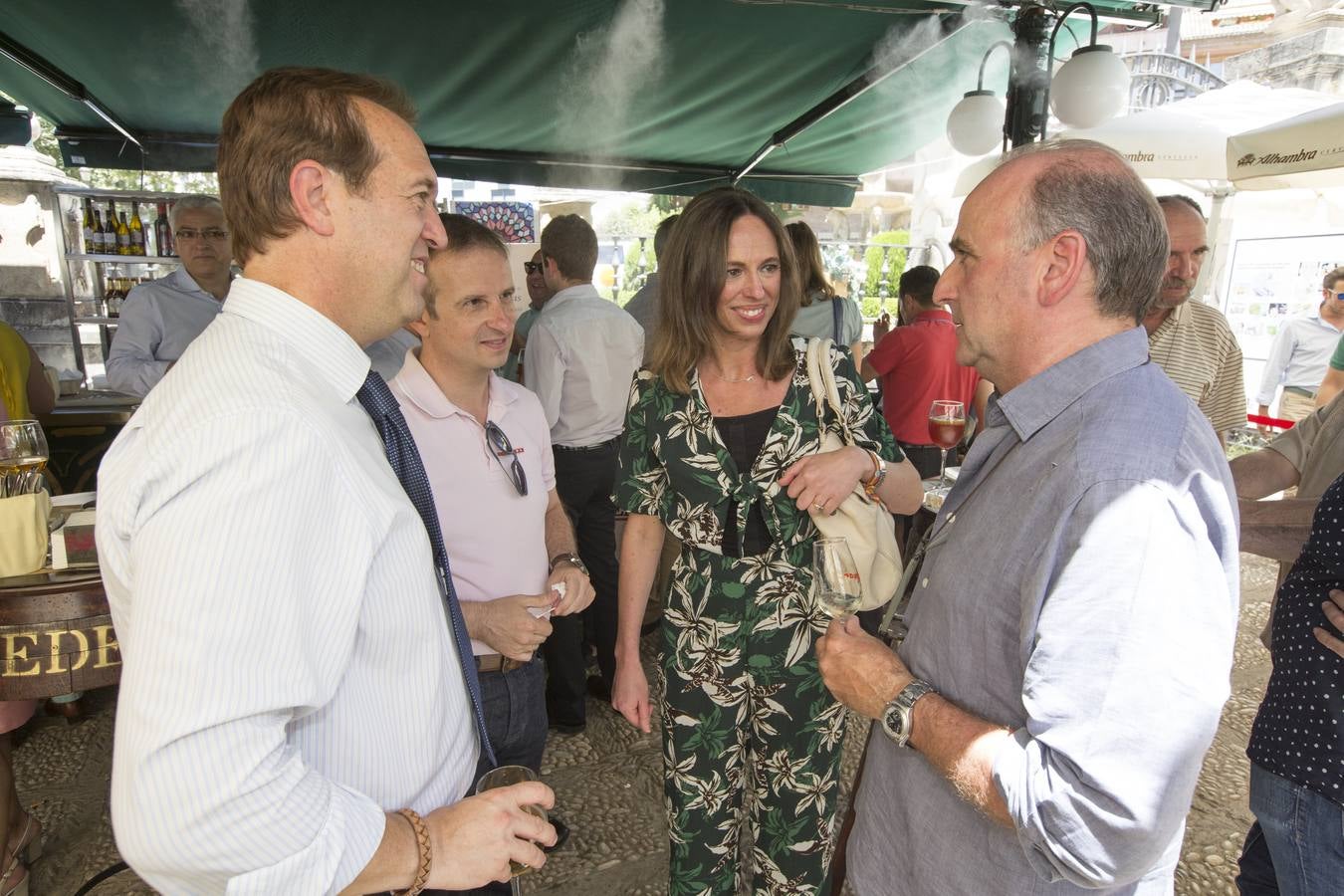 Y aquí estamos de nuevo