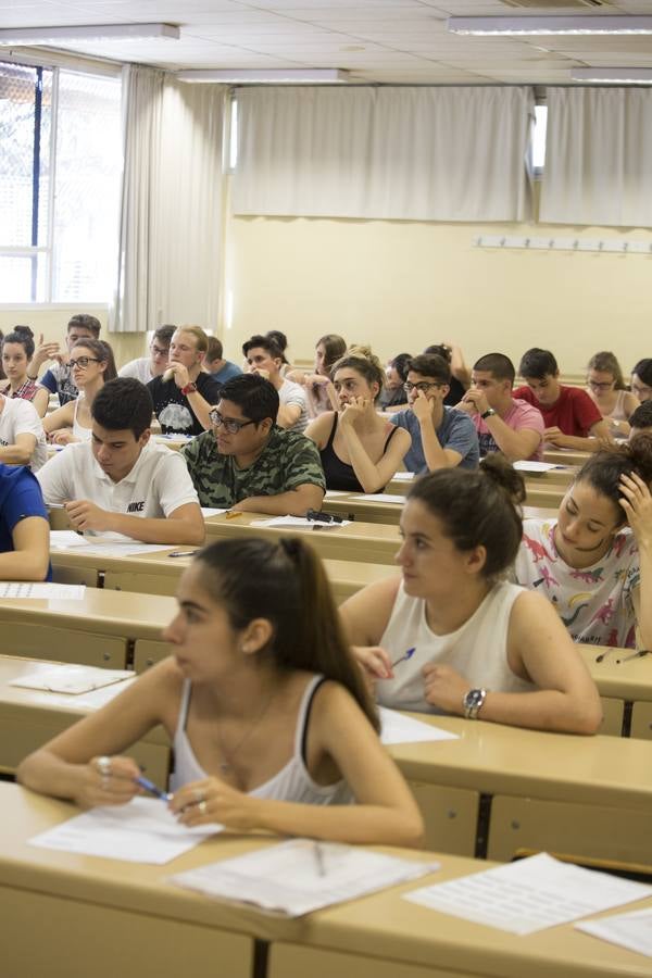 Los nervios afloran en el primer día de Selectividad