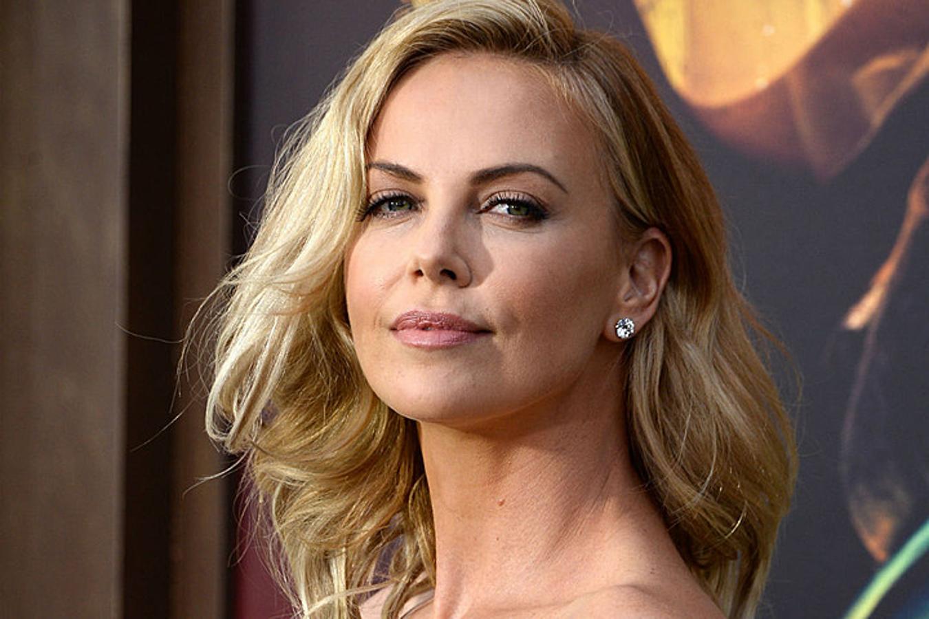 Charlize Theron (16,5 millones de dólares). 