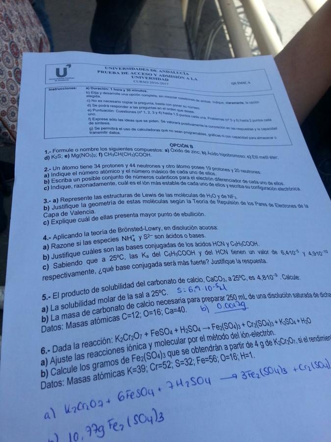 Del Surrealismo a un texto de Jenofonte y un problema sobre empresas y software informático