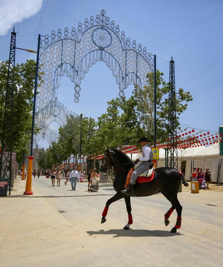 Ambiente en el ferial de Almanjáyar