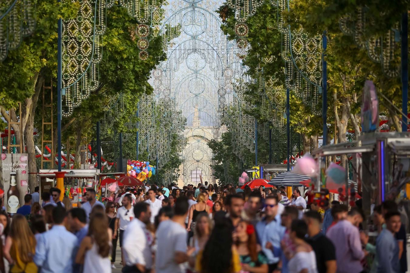 Los granadinos desafían al calor el miércoles de Corpus