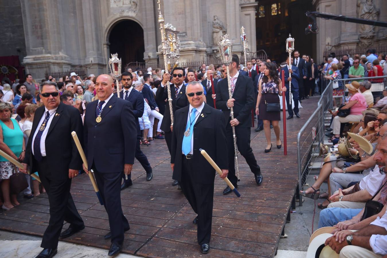 La procesión marca el día grande del Corpus (I)