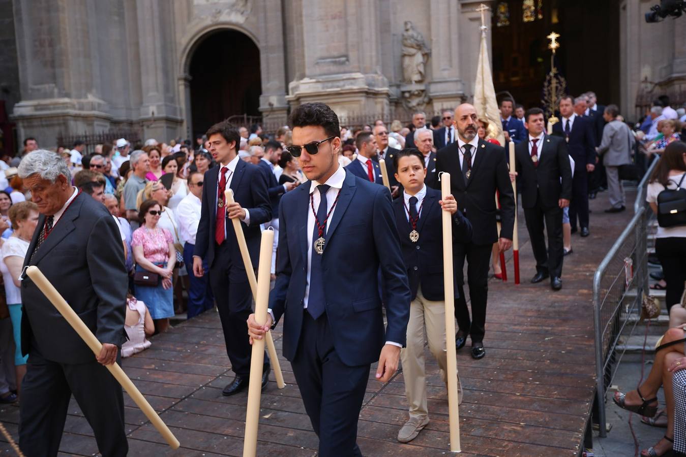 La procesión marca el día grande del Corpus (I)