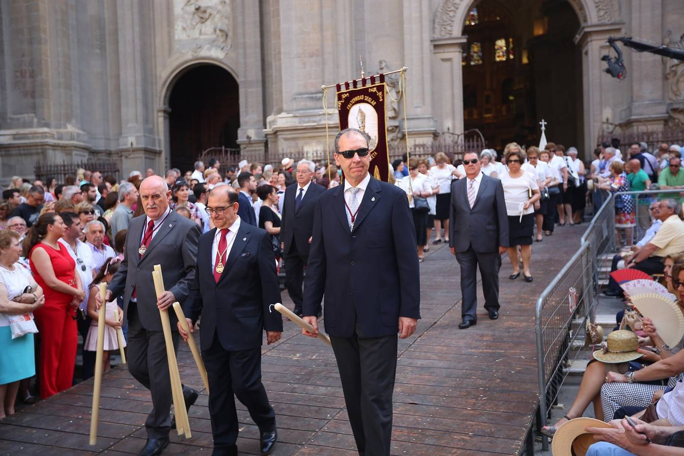 La procesión marca el día grande del Corpus (I)