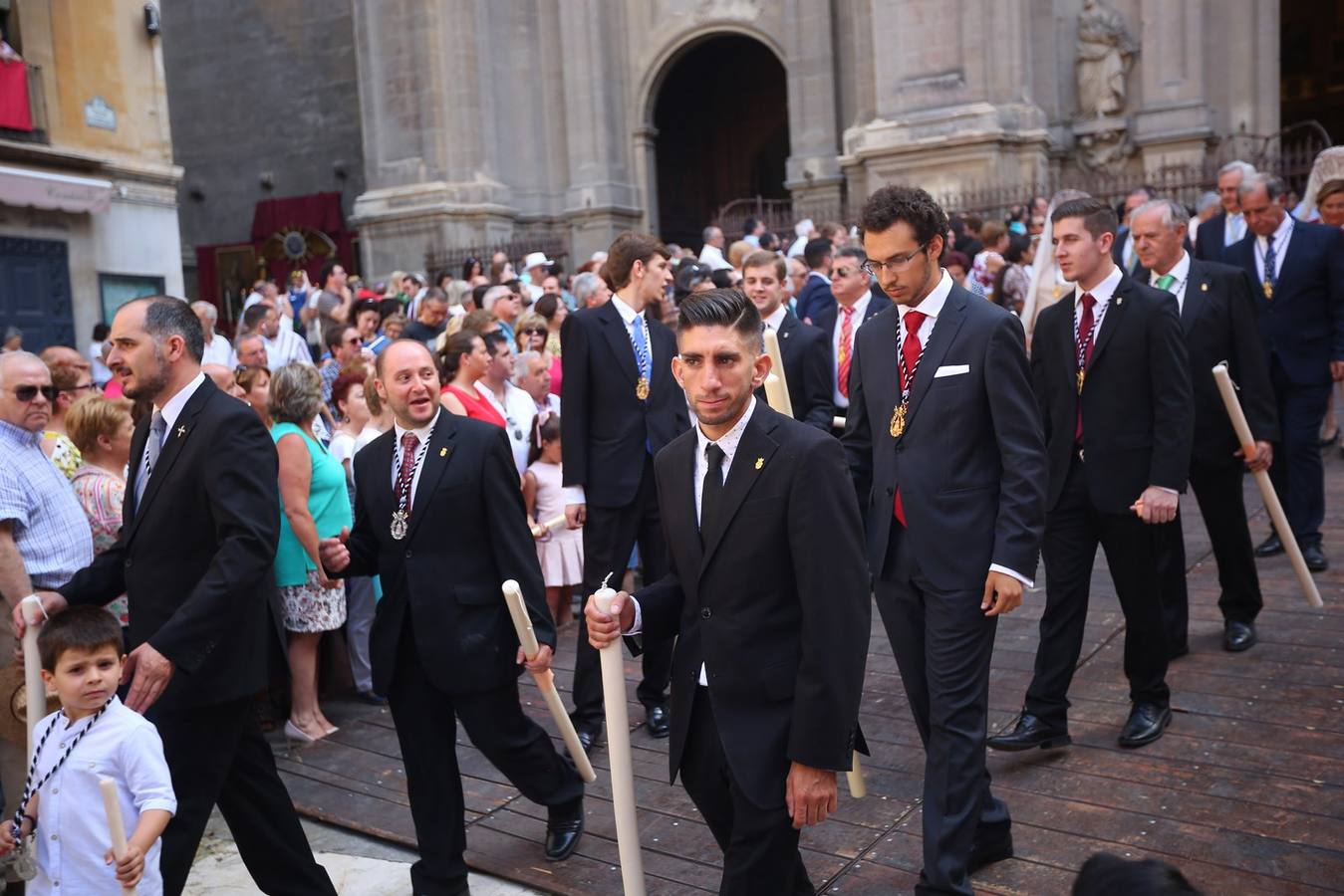 La procesión marca el día grande del Corpus (I)