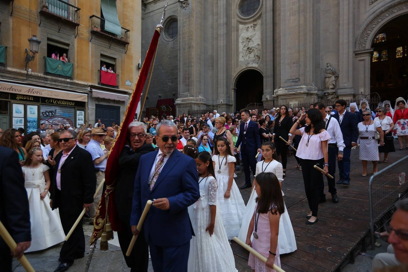 La procesión marca el día grande del Corpus (II)