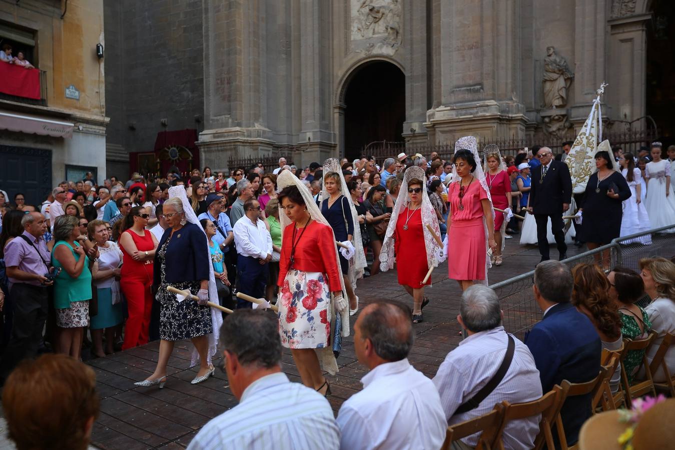 La procesión marca el día grande del Corpus (II)