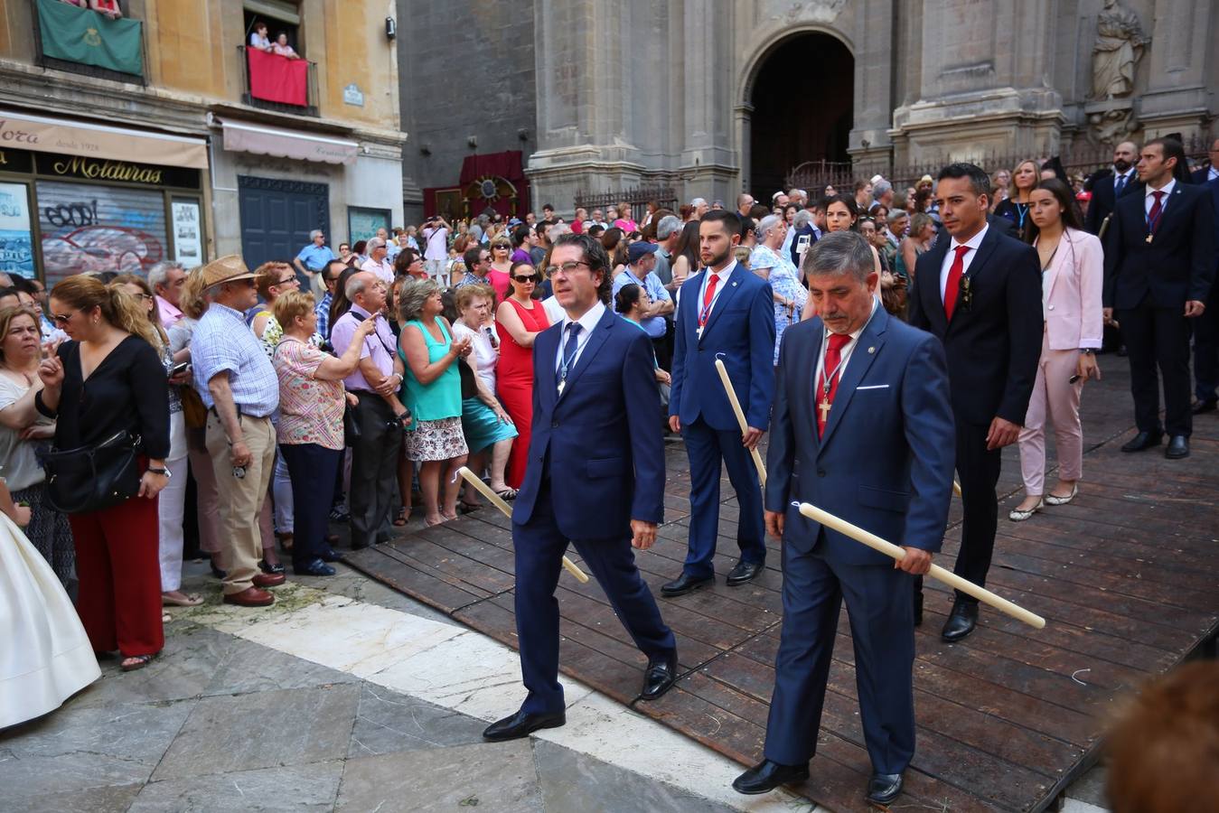 La procesión marca el día grande del Corpus (II)