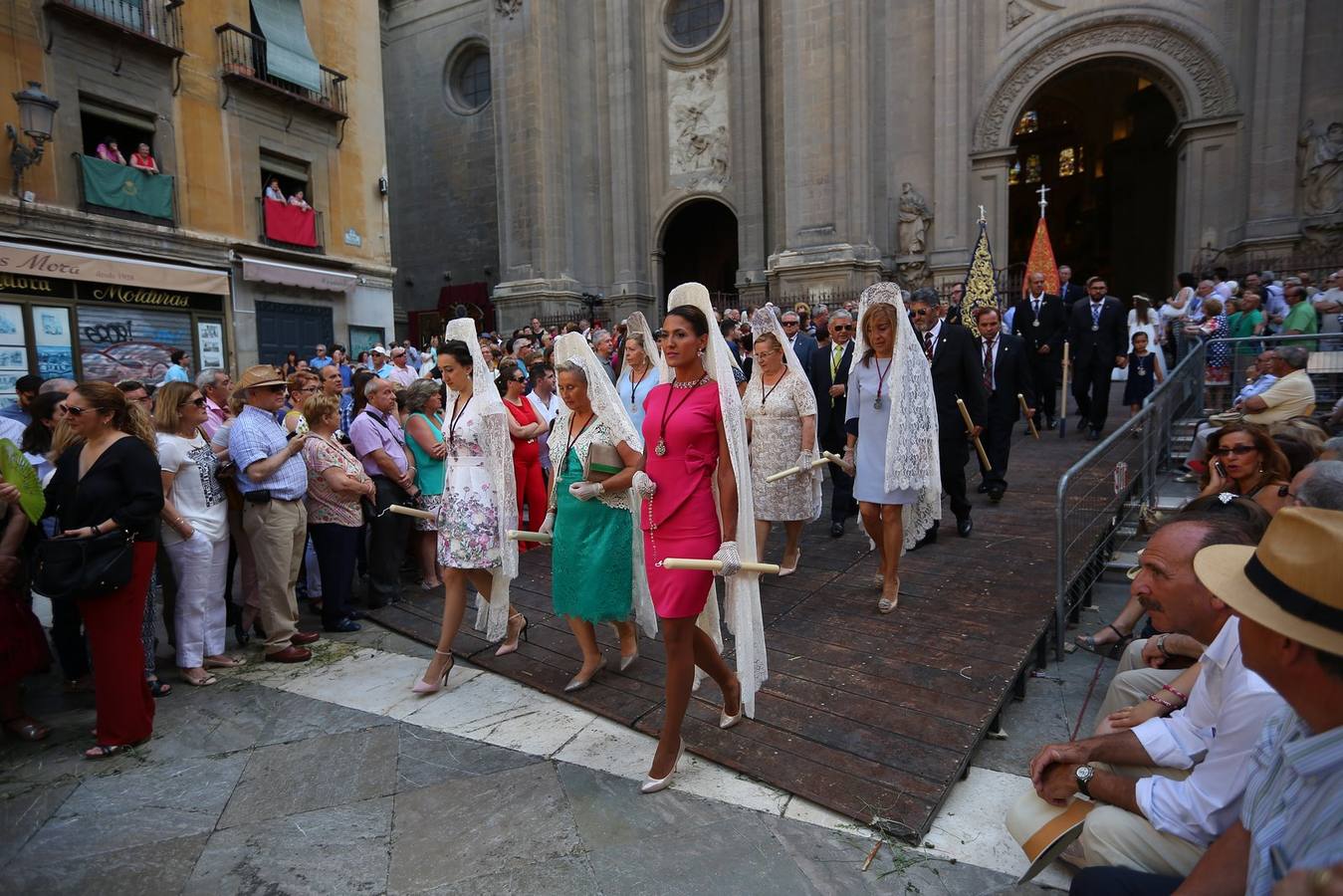 La procesión marca el día grande del Corpus (II)