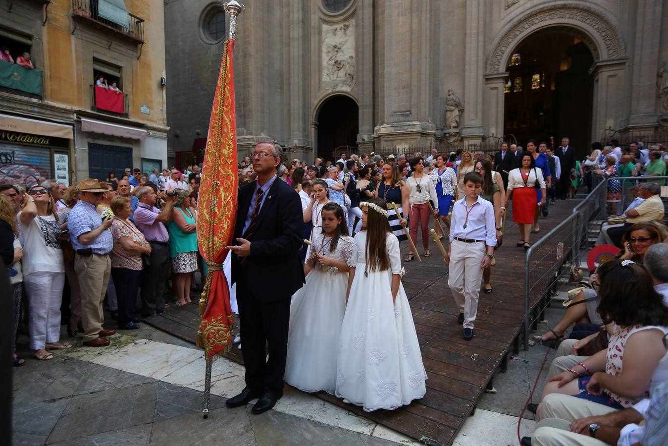 La procesión marca el día grande del Corpus (II)