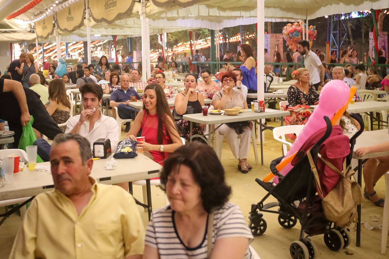 El jueves de Corpus se vive de noche en el ferial