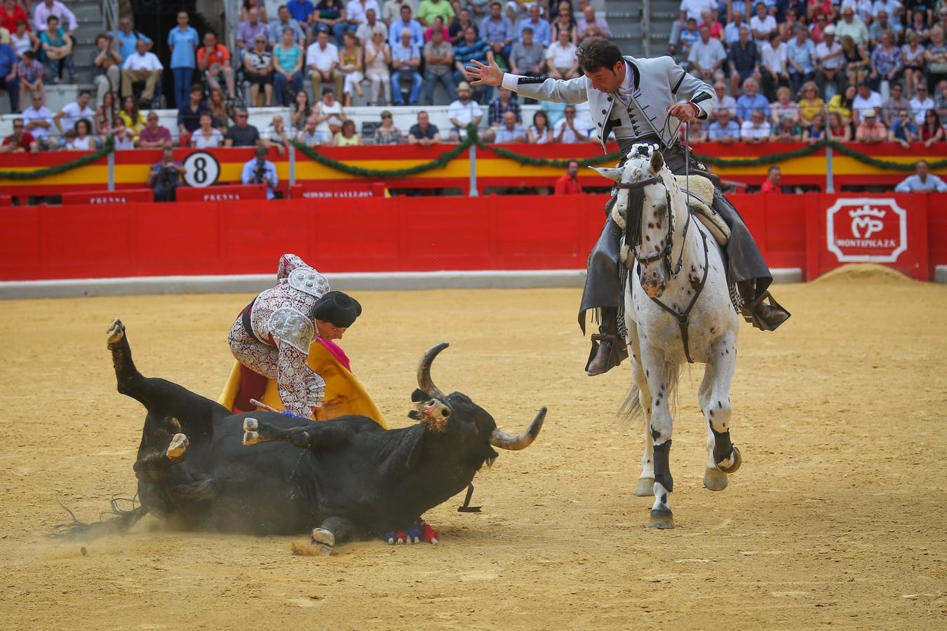 A pie por la Puerta Granda