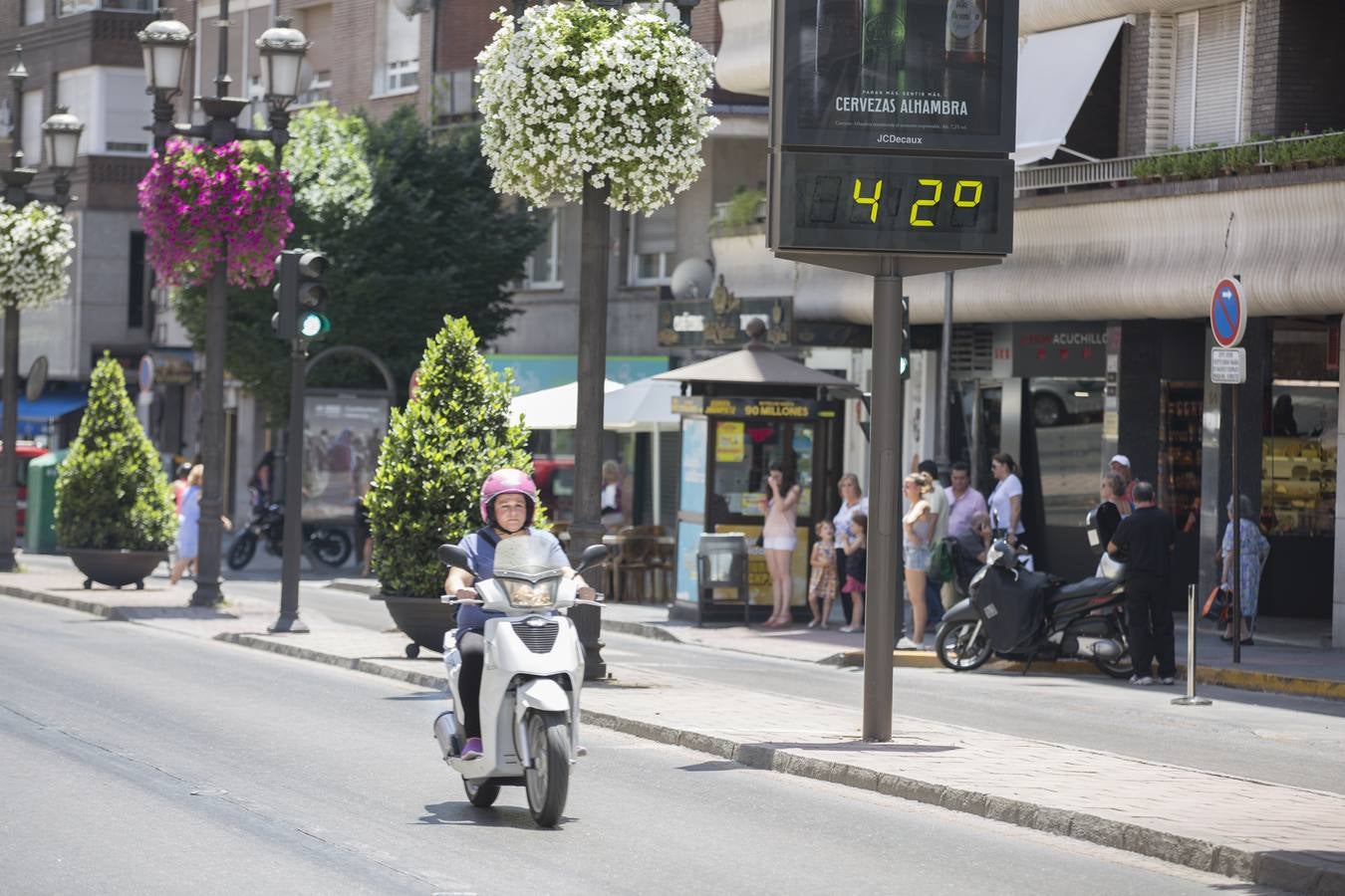 Granada sucumbe a la ola de calor