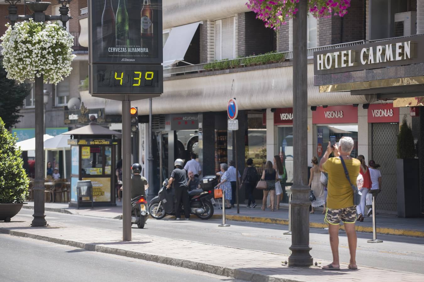 Granada sucumbe a la ola de calor