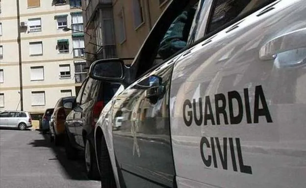La Guardia Civil investiga a un hombre por atar a su tía de 91 años a un sillón