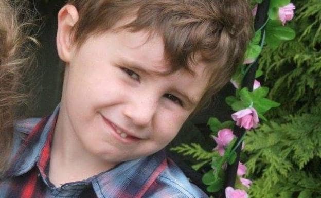 Un niño de 6 años muere de septicemia después de que los médicos le enviaran varias veces a casa