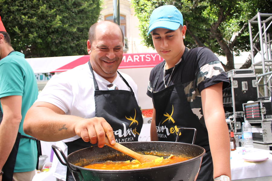 Los fideos con pintarroja criban a los concursantes de un concurso de cocina que hoy celebra su final