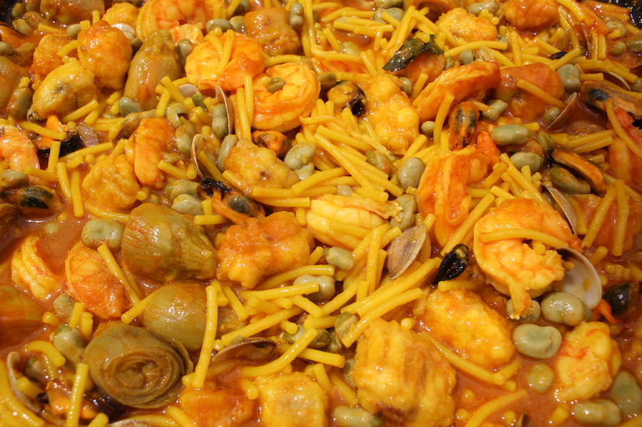 Los fideos con pintarroja criban a los concursantes de un concurso de cocina que hoy celebra su final