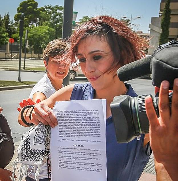 Rivas muestra el auto.