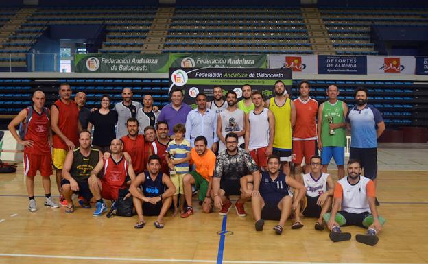 La Universidad de Almería gana el Torneo de Feria 'Baloncesto 24 horas'