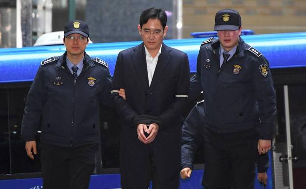 Lee Jae-yong, llegando al juicio en el Tribunal Central del Distrito de Seúl