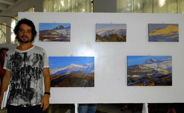 El pintor Paco Carreño expone en el salón de manantiales del Balneario de Lanjarón
