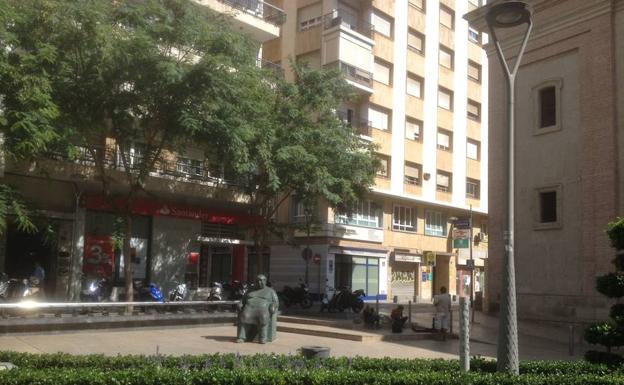 Muere un hombre y otros dos ingresan en el hospital tras una intoxicación con un algicida