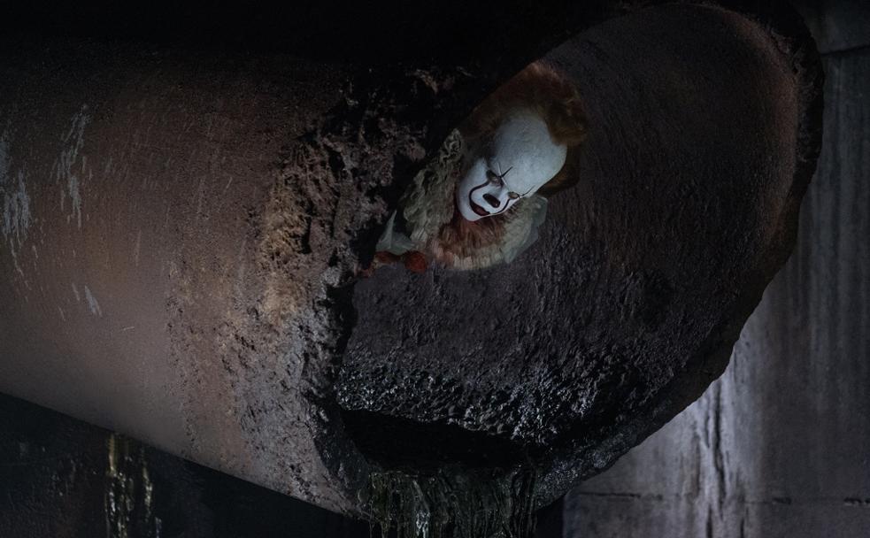 Pennywise, en una escena de la cinta.