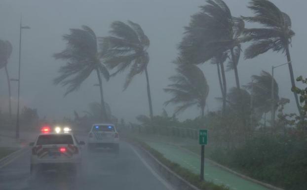 Trump avisa de la «histórica» capacidad destructora de Irma