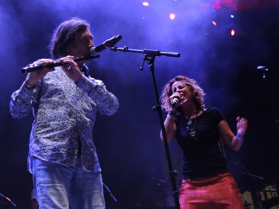 La Mari protagonizó un concierto con tintes de despedida en una noche llena de energía en el Zaidín