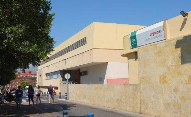 Acceso a las Urgencias del Hospital Torrecárdenas de la capital, que atiende al año a cerca de 150.000 pacientes.