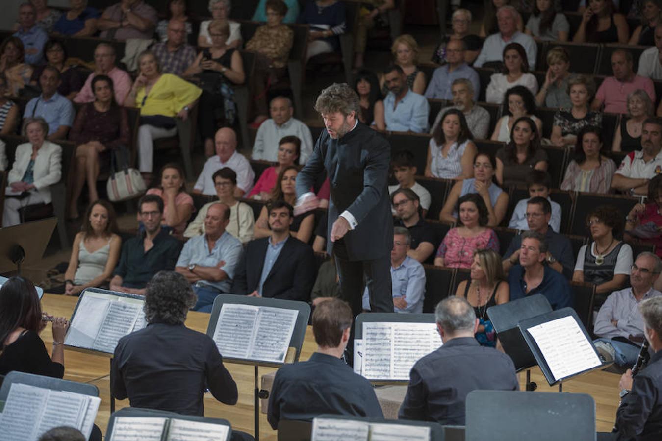 El director granadino ya había actuado con la banda, aunque como integrante del Coro García Lorca que ha acompañado a la formación instrumental del Ayuntamiento