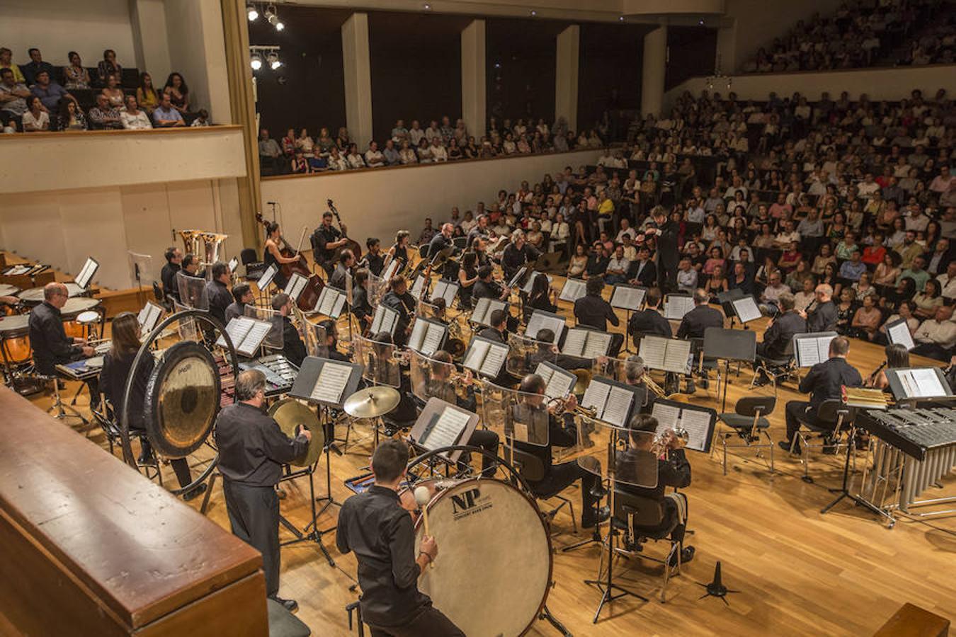 El director granadino ya había actuado con la banda, aunque como integrante del Coro García Lorca que ha acompañado a la formación instrumental del Ayuntamiento