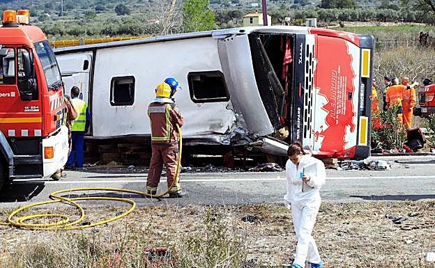 Autobús accidentado en Freginals.