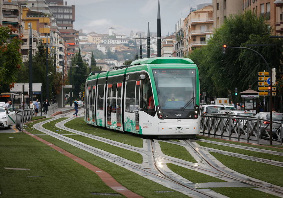 En septiembre de 2015, el metro ya circulaba en pruebas por la capital, aunque en ocasiones sin cateneria, en el tramo entre Albolote y Caleta.