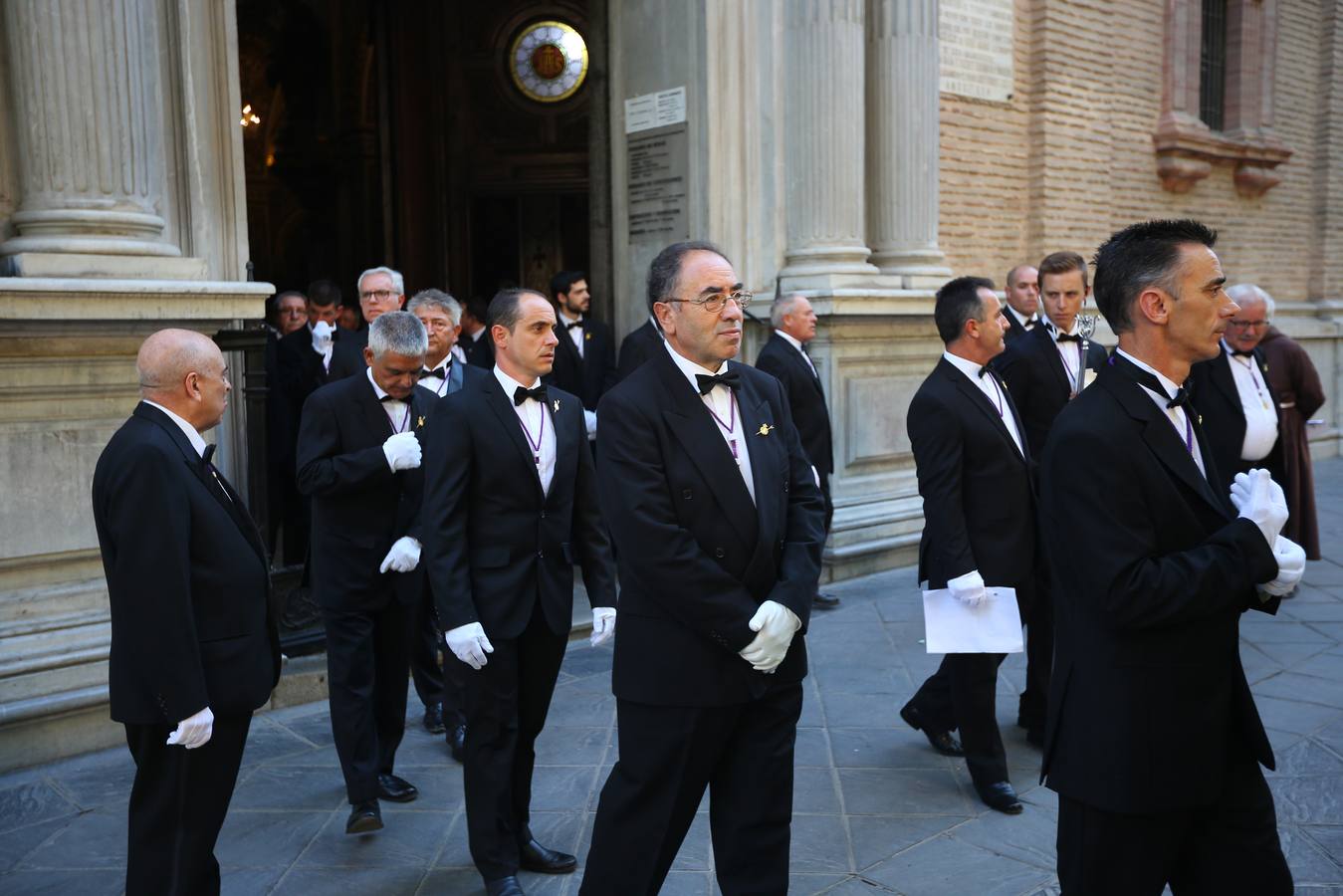 Como cada año la Virgen de las Angustias recorrió las principales vías de la capital acompañada por miles de devotos en una estampa que se repite cada último domingo de septiembre