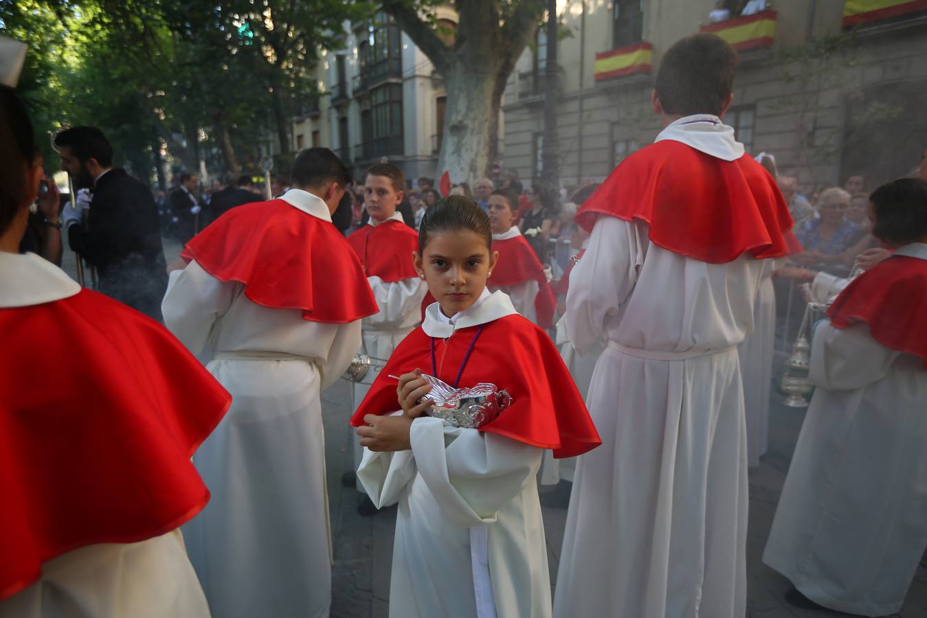 Como cada año la Virgen de las Angustias recorrió las principales vías de la capital acompañada por miles de devotos en una estampa que se repite cada último domingo de septiembre