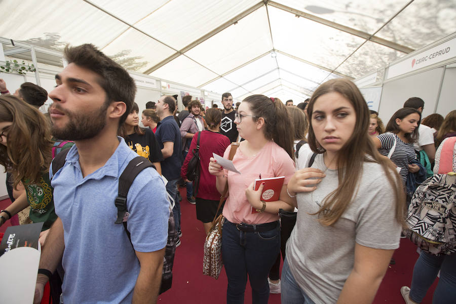 Los paseíllos universitarios en el Campus de Fuentenueva acogen estas jornadas