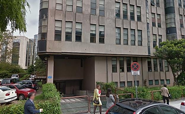 Una chica de 21 años usó fotos de Facebook de una amiga para anunciarla como prostituta