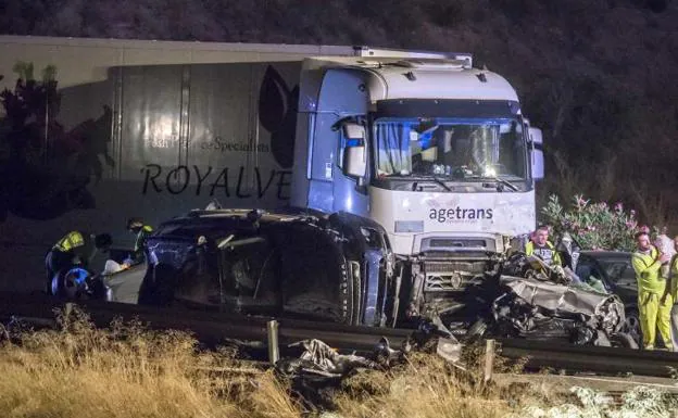 Terrible accidente en cadena en Murcia: muere una familia entera y detienen al camionero