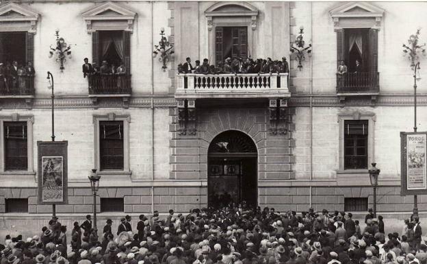 Proclamación de la II República en Granada 