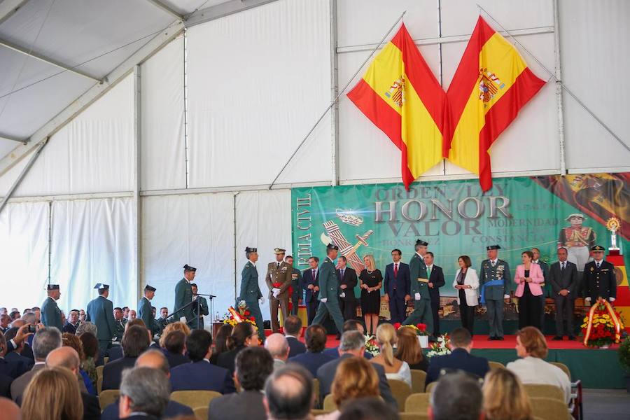 Los reconocimientos y el recuerdo a los guardias civiles desplazados a Cataluña ponen la emotividad en la festividad de la Benemérita