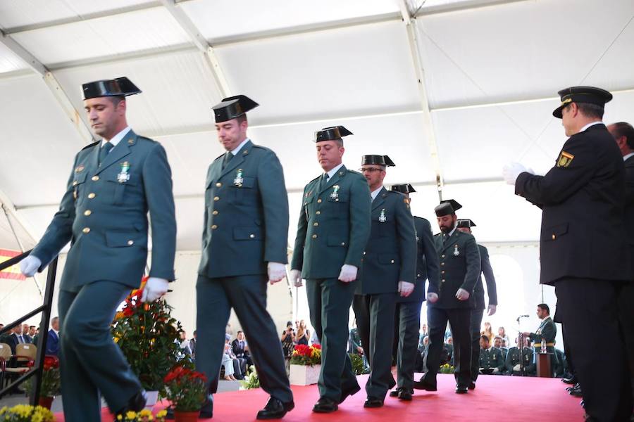 Los reconocimientos y el recuerdo a los guardias civiles desplazados a Cataluña ponen la emotividad en la festividad de la Benemérita