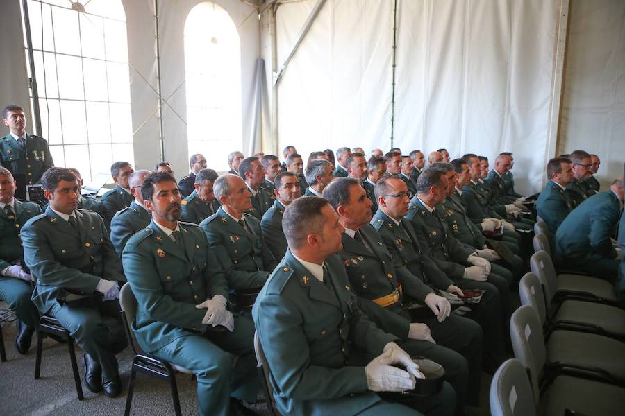 Los reconocimientos y el recuerdo a los guardias civiles desplazados a Cataluña ponen la emotividad en la festividad de la Benemérita