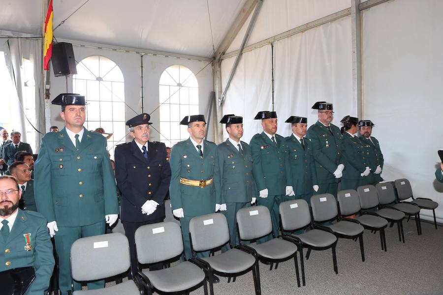 Los reconocimientos y el recuerdo a los guardias civiles desplazados a Cataluña ponen la emotividad en la festividad de la Benemérita